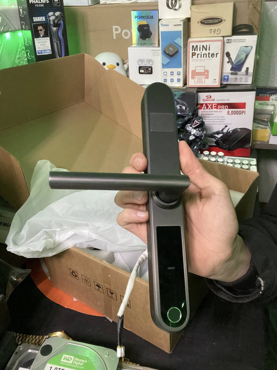 كيلون سمارت ذكي يفتح بصمه ورمز ومفتاح وكارت وتلفون جديد اكتب سعر بما يرضي الله واخذه 
متوفر توصيل 5 الكل العراق


**إذا كنت صاحب هذا الإعلان وتريد حذفه لأي سبب، رجاءا أرسل رسالة إلى الدعم الفني**