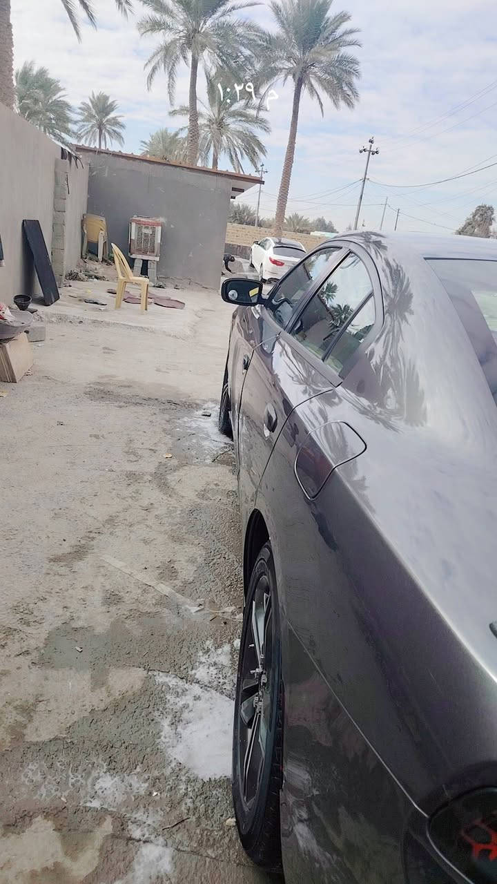 من رخصة الادمن جارجر 2016 فور وويل ملغي فول واحد على واحد سيارة جدا نظيفه مكينة كير اكسل حدادية باتري تخم تاير تبريد تدفئة مابيها اي نقص حادثها جاملغ امامي فقط بدون دواخل  استخدام شخصي  مكاني بالحلة رقم انكليزي السارة باسمي تحويل مباشر السعر ١٥٥ رقم الهاتف ***********
