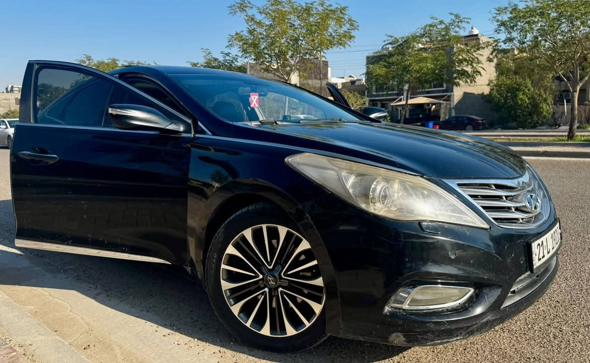 السلام عليكم ورحمة الله وبركاته 
مكلف بالنشر مكلف بالنشر بيع فقط 
ازيرا خليجية 2014فول مواصفات VIP اعلى فئة
مواصفات معروفة ميحتاج اذكرهن
السياره كفاله عامه السونار بالمنشور 
باسمي رقم سليمانيه 
محرك 6سلندر مكفول وعلى وضع الشركة 
صدر تخم تاير تبريد كله جديد
سياره استعمال شخصي يعني شي نظيف وممتعوبه
عنواني بغداد حي الجهاد 
السعر 130 وبيه مجال 

***********
***********
