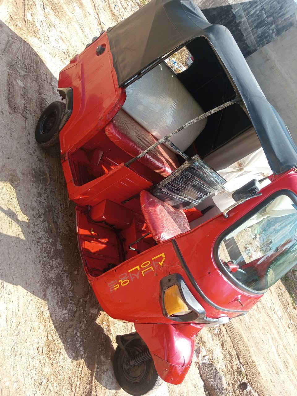 اسلام عليكم تكتك موديل 18 الكشر كفاله مابيه ضربه المحرك لاتنقيص ولاتبخيرالوراق كامله
السعر مليون و600 مكاني  ديالئ للستفسار ***********.
