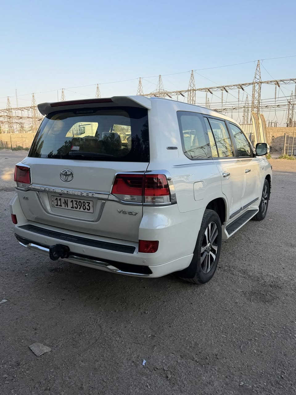 سلام عليكم
لاندي كروز موديل ٢٠١٧ مكفوله  بيهه شبر بل بنيد صبع فقط  كامل مواصفات مكينه 8 سلندر فتحه تحكمات ستيرن شاشات ٣ ماشيا (١١٧ ) كشنات كهربلاء كأمره خلفيه رقم بغداد نكليزي جاهزه اي نقص ما بيهه سعر (٤٤٥$) مكاني بغداد 
موبايل ***********
