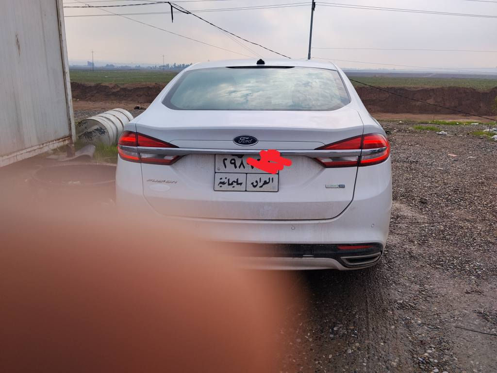 سەیارەی فۆرد فیوژن 2017 فول مواسەفات بەس سەقف سلایت نیە. مەکینە ٢٠ ی تۆربۆیە. تەقە و ڕەقەی نیە و بێ کێشەیە. سبوغیشی ئەوەی کە ڕەسمەکەم دانایە لەگەل دەرگای پشتەوە لای سایەق بەبێ ناوگرتن واتا پارچه و نیوەکی هەیە. پشت و پێشی کەپسە و ئێرباگی نەتەقیوە. 
مەکینە بەشەرتە و گێڕی بێ عەیبە تەنها لە دوو یەک تۆز تەکانێک دەکا. سەیارەکە یەک دیناری مەسروف نیە. زۆر پاکە. وەکالەی لەسەر ناوی خۆمە و یەکسەر بەناو دەکەم بۆت. 
 ١٣٠٠,٠٠ ملیۆنەک و سێ سەد هەزار غەرامەی لەسەرە. سەنەوەی لە ٢٠٢٤ بەسەرچووە. نرخى 110 
ناونیشان: خبات/ هەولێر

ژمارەی تەلەفۆن ***********
سيارة فورد فيوزن فول مواصفات بس مو صقف سلايت. محرك 20 توربو. بها قطعتين من صبوغ بدون دواخل. كل شي بشرط. وكالة بأسمي. بها 1 مليون و 300 الف غرامة.  
سعر 110
عنوان: خبات/ اربیل أربيل, العراق
