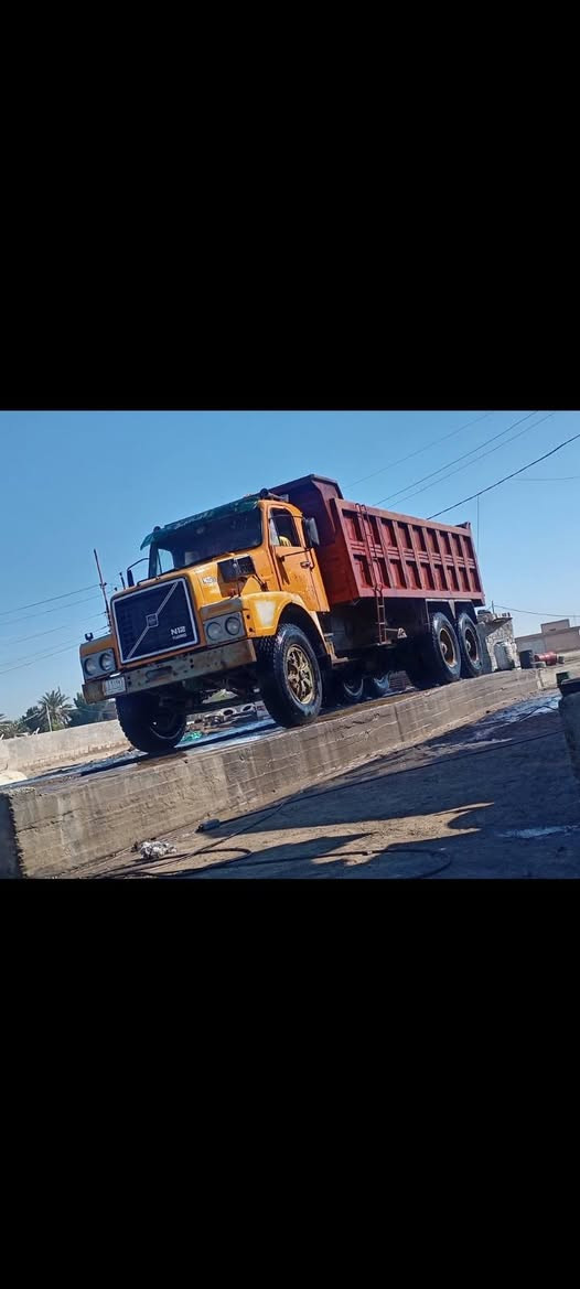 سلام عليكم لوري فالفو للبيع مديل 82 محرك خير من الله ان 10 
رقم بغداد الماني تصال عل هاذه رقم  ***********
