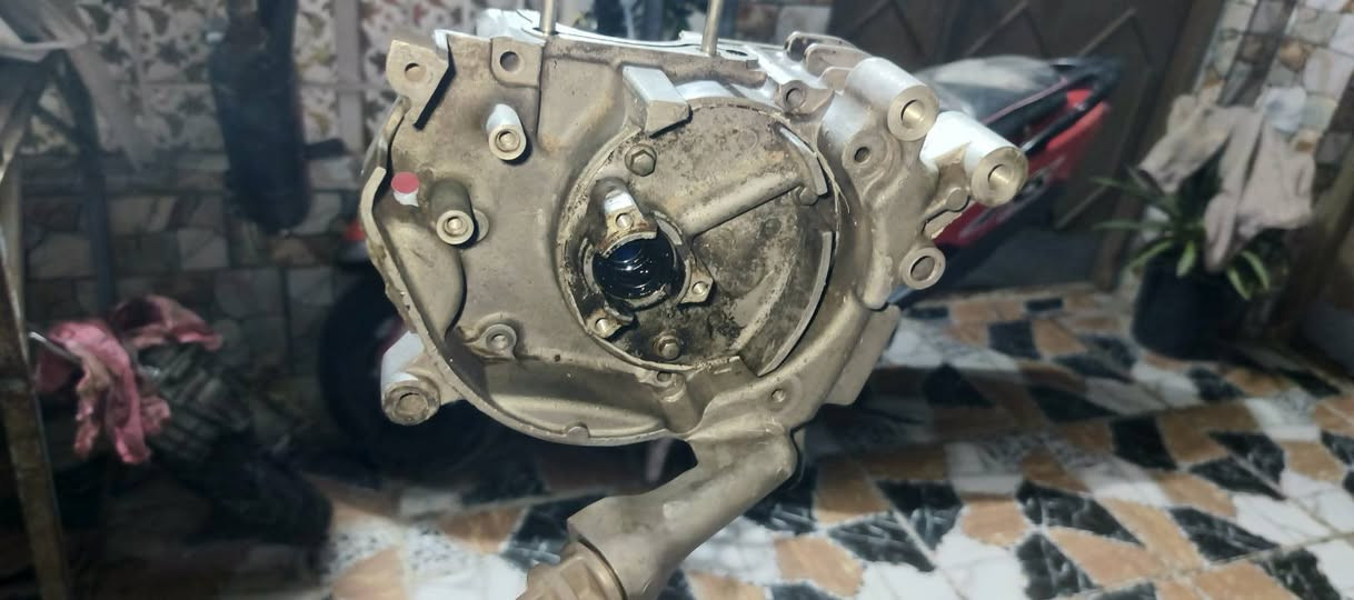 السلام عليكم غراض محرك كامله عندي من برغي مال هندر يعني كلشي موجود تواصل خاص أو على رقم 
***********
