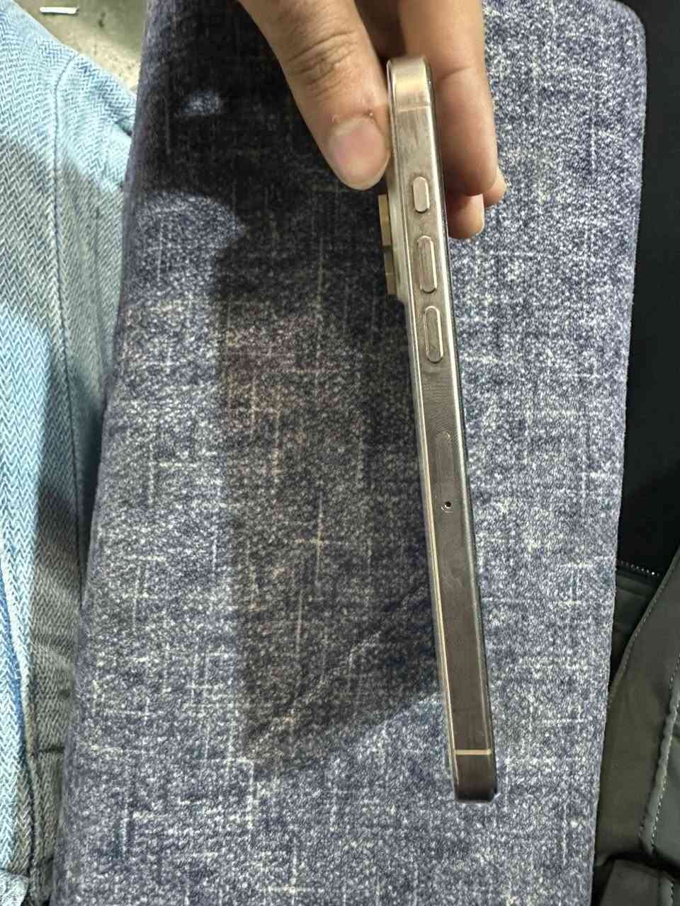 سلام عليكم 16برو ماكس نضافه 100‎%‎
بطاريه 100
مشحون126
بعده بضمان ماله 
سعر مليونو450وبي مجال شي قليل ***********
