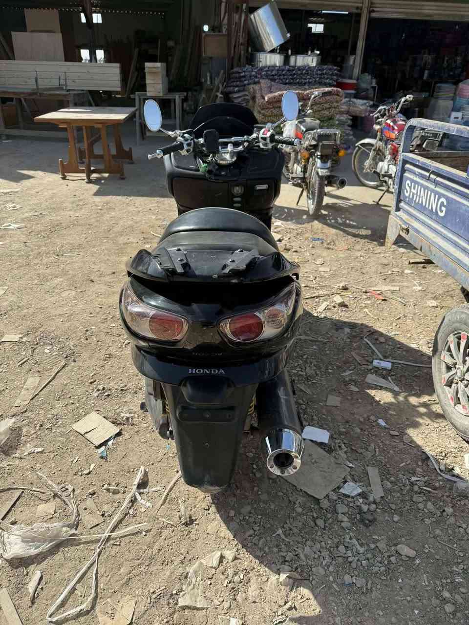 سلام عليكم فورزا للبيع 09 كفاله محرك ممفتوح الدراجه نضيفه كلش مكاني القاسم شارع الجفل السعر 750 وبيها مجال شي قليل للاستفسار الاتصال على الرقم ***********
