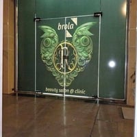 ميش لاصق ضد الماء يتوفر شفاف وسادة ☀️  يحجب دخول أشعة الشمس ويعطيك خصو...