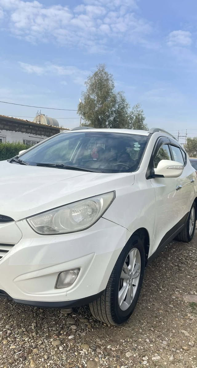 توكسان موديل ٢٠١١ ابيض ثلجي بدون صبغ 
رقم اربيل بسمي تحويل غرامه شرط 
تخم صدر جديد 
تخم تاير جديد
 سنتر لوك جديد
سياره ماشي١٩٥ Km 
مكاني كركوك شراي خابر رقم *********** كركوك, العراق
