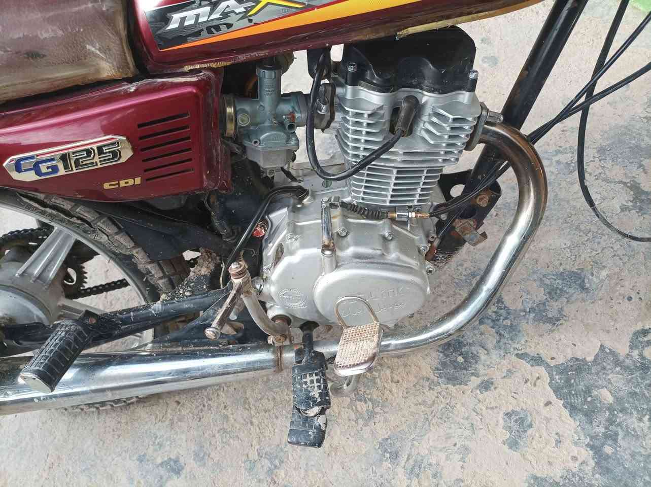 عليكم تايكر 23 الدراجه كامله بس تايراتها تعبانات حيل اوراقهة كامله السعر 450 وبيهة مجال مكاني بابل لأسكندريه ***********
