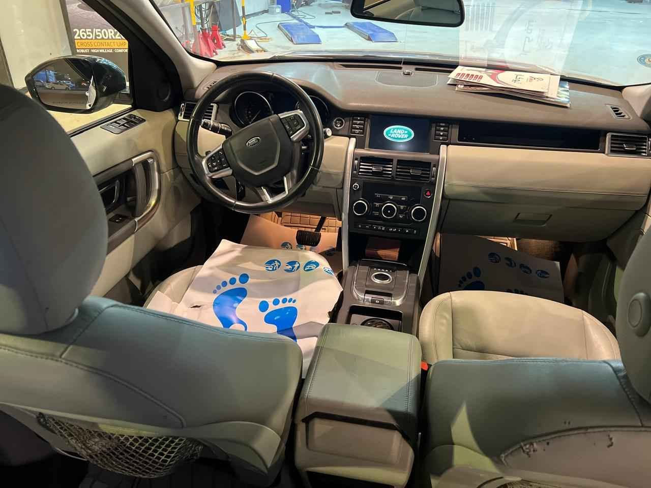 للبيع  أو للمراوس حسب القناعه
 لاند روفر ديسكفري موديل 2018
 ماشي فقط 40 ألف كم
رقم بغداد 
 خليجي – سردار
 بدون ضربة أو صبغ
 محرك 2000 توربو
 التحويل ثاني يوم

 الموقع: حي البنوك
 للتواصل: *********** بغداد, العراق
