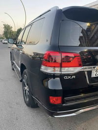 لاندكروز ٢٠١٦ رقم اربيل محرك 8 سلندر 4600 لون اسود بيها بارد مكانين بس...