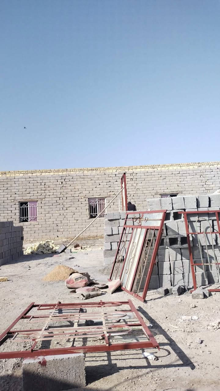 ياالله اسلام عليكم شبابيك للبيع
قيم بل يرضه الله وتشلع عيوني العنوان سوق الشيوخ ‏‪***********‬‏
