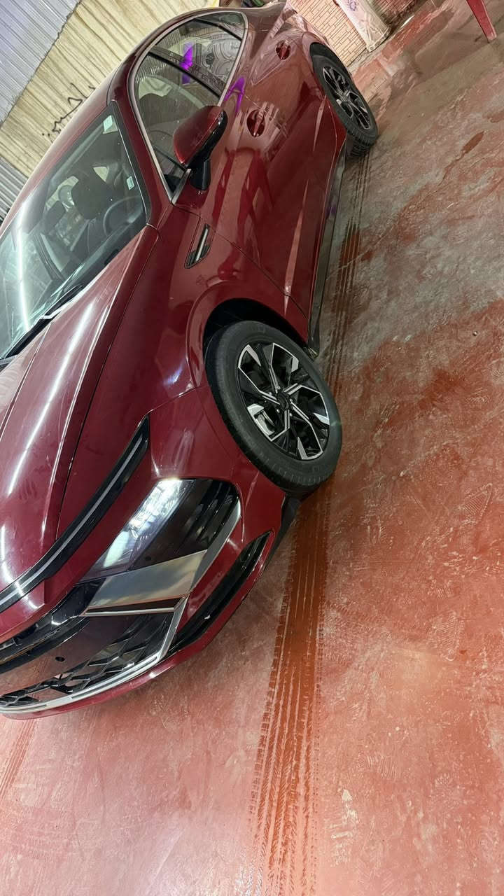 أسلام عليكم سوناتا مديل 24 السياره ماشيه 18 الف بسمي بدون رقم بدون ايربالك صور الحادث رفقه ول سونار  هم محرك 2500 السياره فول من عده لفتحه كير تعليك كشنات كهربايه بصمه مكاني بغداد ***********
