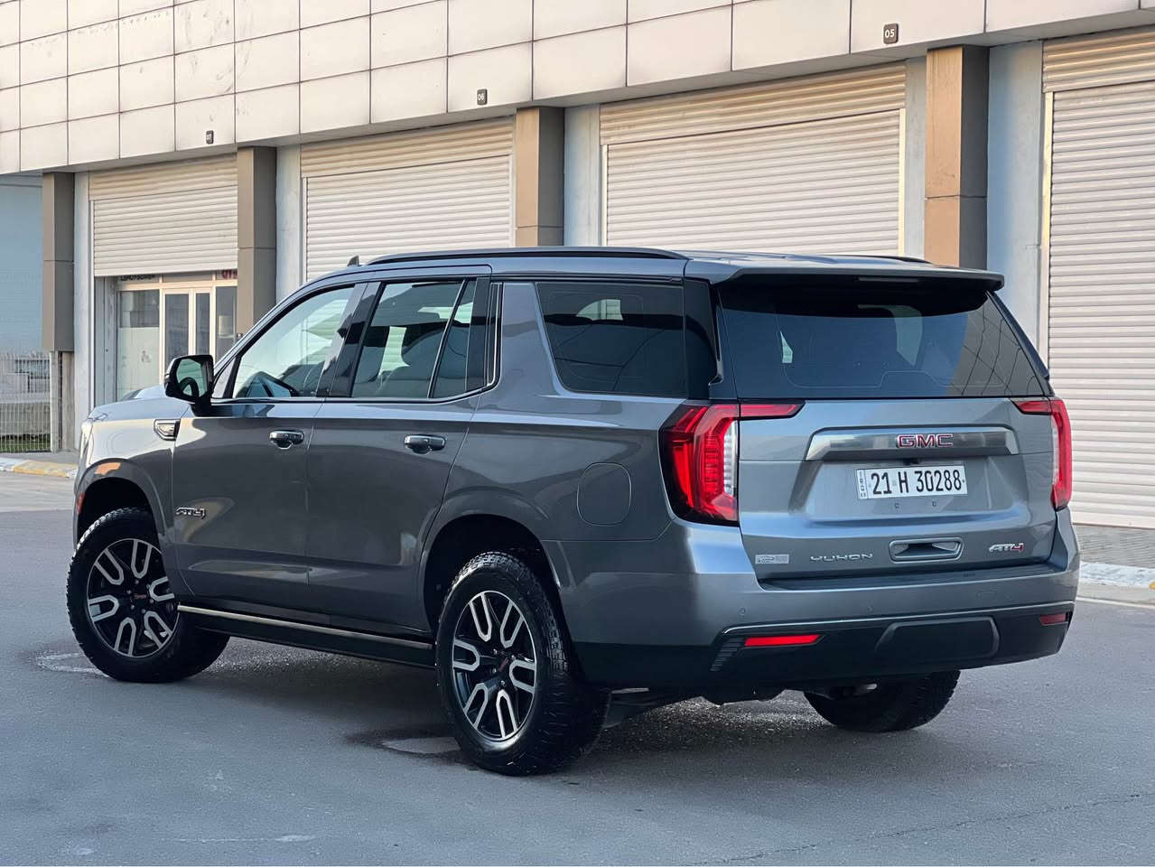 GMC AT4  2021 
خلیجی صفر شرکە منصور 
————————-————————-———————
ماشییە 60 الف کیلومتر 
————————-————————-———————
فول مواصفات AT4 معروفە ( کشنات جلد و هیتر و بانوراما و لایتات لید و زینون و صندوق کهربائی و جکات و 5 کامیرا و بعد بیها هوایە مواصفات)
————————-————————-———————
مکفولە کفالة عامە من دعامییە لدعامییە بدون صبغ بدون شخط بدون رصعات فقط بیها مکان صغیر pdr ما یبین 
مسویلها سیرفسات کامل بالشرکە و مابیها دینار مصرف
————————-————————-———————
سعر 477 و مجال 
مکان سلیمانییە 
تلفون *********** السليمانية, العراق
