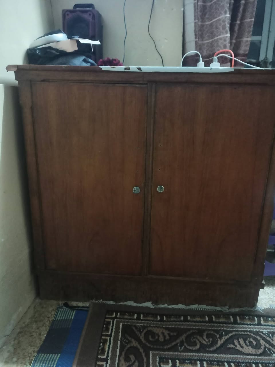 السلام عليكم كم دينا بابين كلش نظيفه للبيع السعر على الخاص او على الرقم***********
