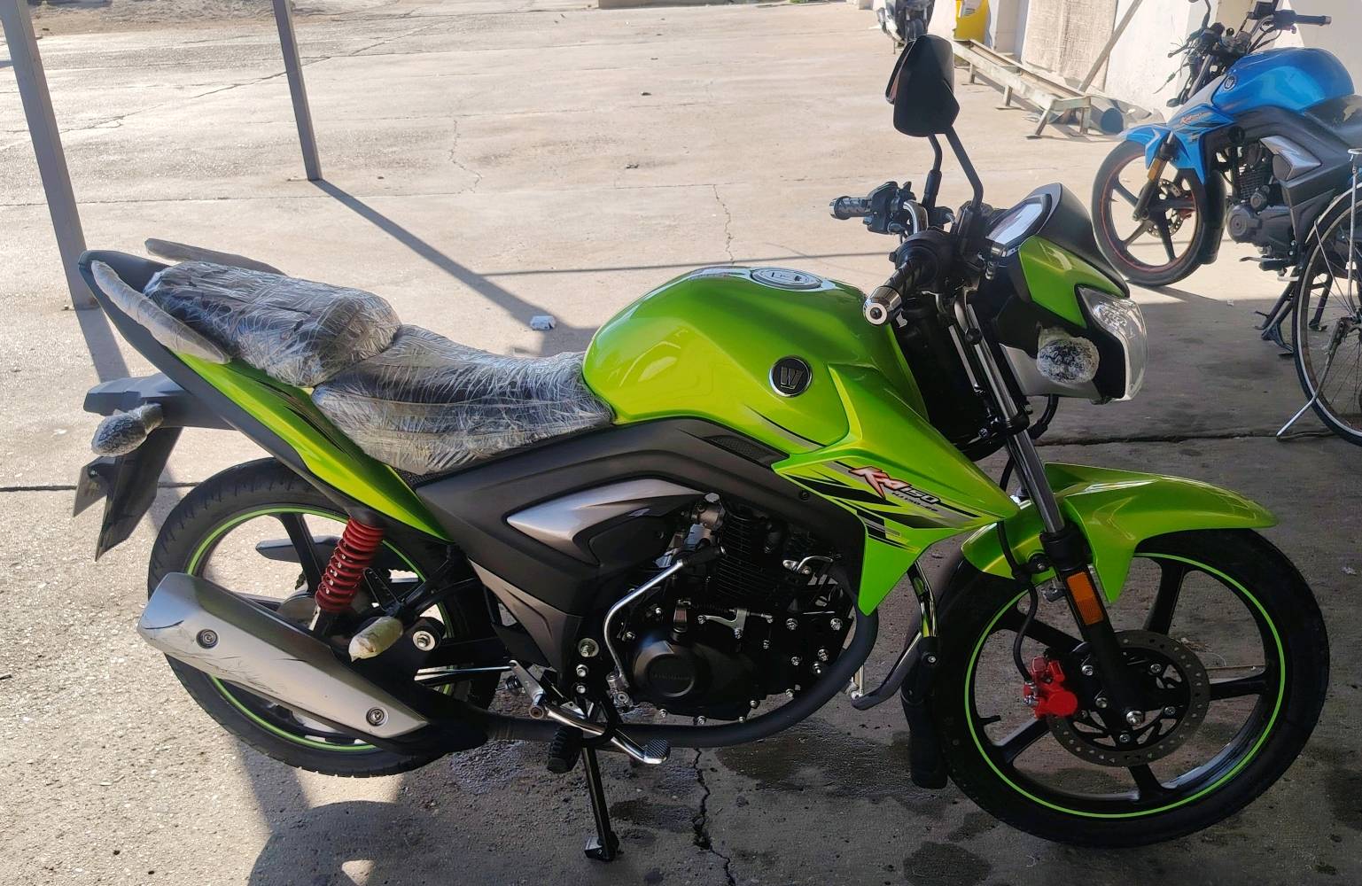 ماطور هاوجي 23 مسجل كامل لوحات انكليزي نضيف مابي اي شخط مثل ما موضح بالصور السعر ١٩ بي مجال بسيط مكاني الرمادي ***********