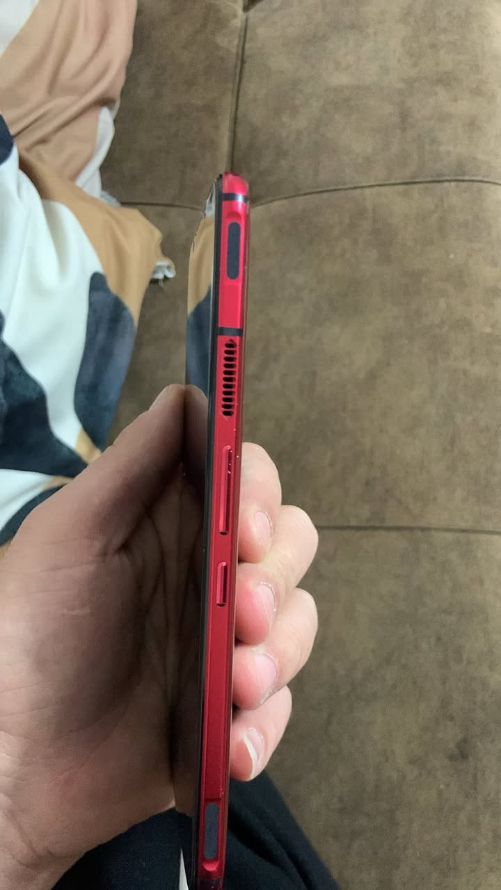 السلام عليكم جهاز S5 مثل مموجود بلصوره جهاز بعده جديد ممستخدم اقل شهر للبيعوسعره 350 الف وبي مجال او مراوس اب ايفون 13 برو ماكس ونتفق ع فرق 
***********
