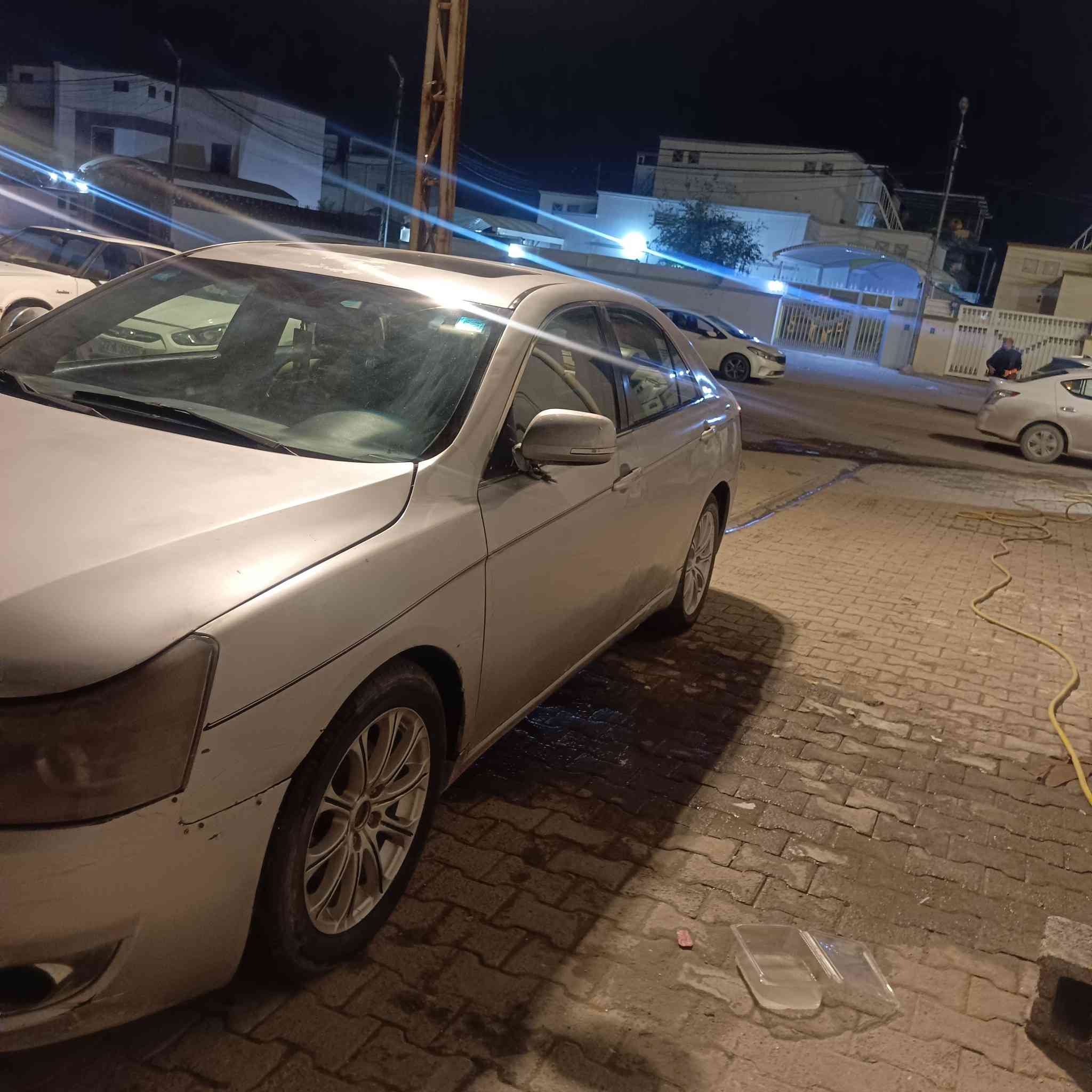 سلام عليكم ام گراند موديل 2013 محرك 2000 ميسبوشي  رقم بابل انگليزي سنويه ل2028مكينه گير خير من الله شغل وطلع وين ميعجبك سياره بيها اماكن صبغ اثر جراد اتكفل من شواصي ودواخل وضربه القويه وصورها كما موضح امامك مكانها نجف شارع المجمعات للاستفسار ***********
