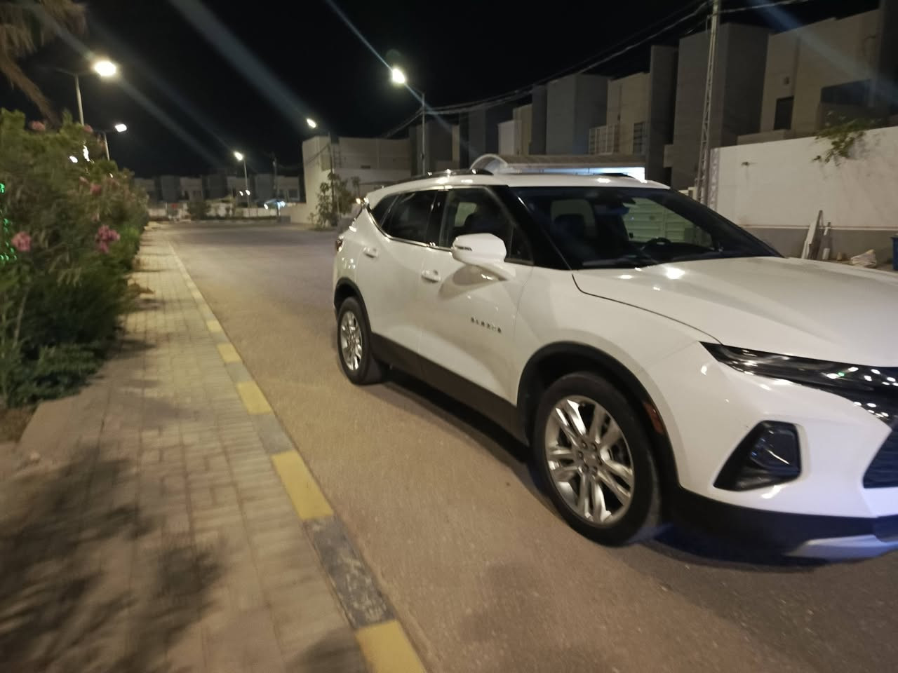 للبيع بدون لوحات
بلايزر موديل 2022
فوول مواصفات
يعني  شكو مواصفة بالبلايزر موجودة بالسيارة
السعر 160فقط 
مكانها نجف
السيارة مو الي هذا رقم راعيها
للتواصل ***********
ضربتها موجودة بالصور
غير متواجد على الماسنجر
