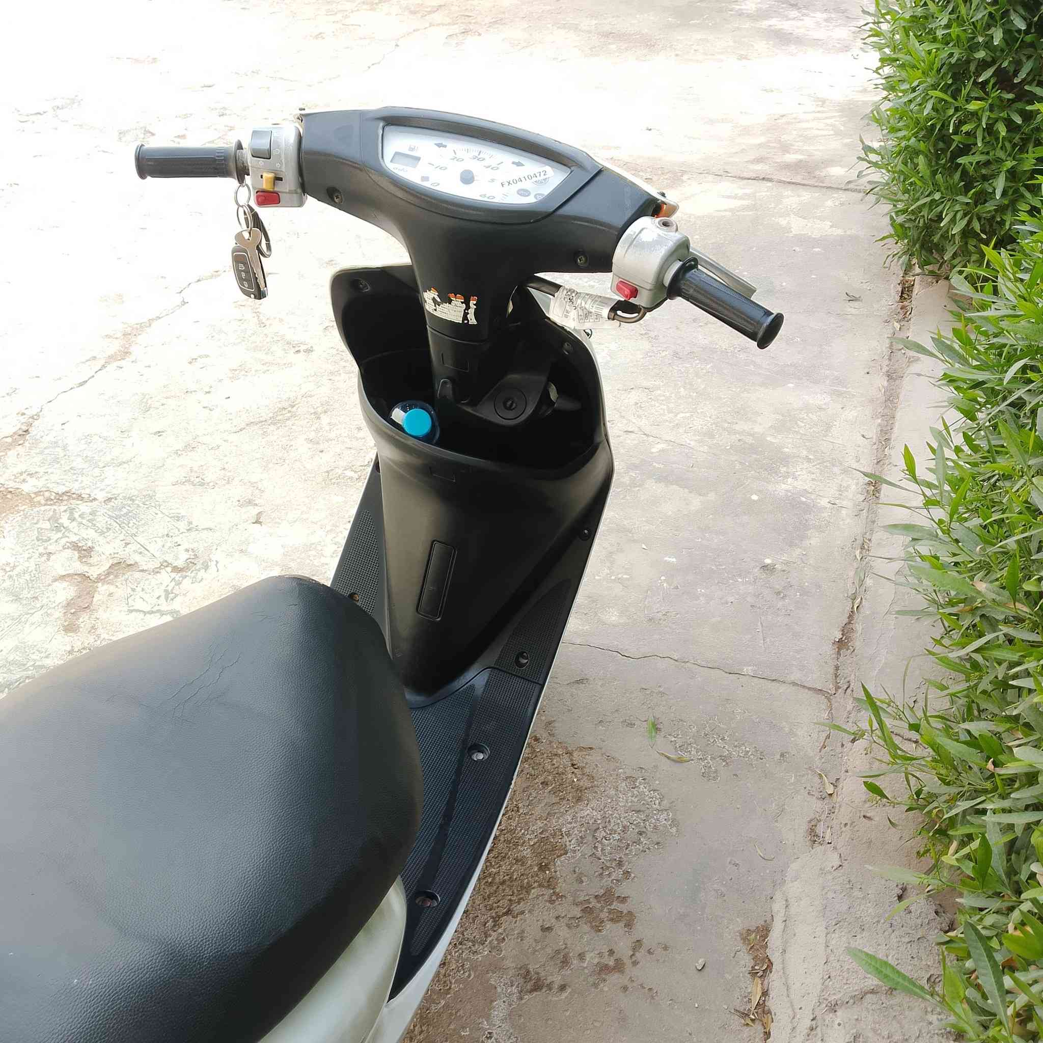 سلام عليكم اخوان دراجه عصفوريه سبايزر ويل رياضي بصمه سويج فتح وقفل دراجه اخت الرمبه تفحص ونشوف بعينك عارضهة 500وبيه مجال للشراي ***********
العنوان/ديالى الخالص
