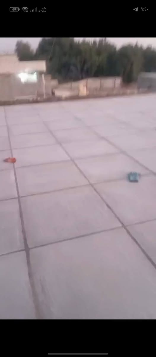 سلام عليكم اخوان عندي بيت زراعي للبيع المساحه (120) تفاصيل البيت 
مطبخ 
استقبال
وغرفه نوم 
وصاله 
صحيات داخليه + خارجيه 
بناء حديث  السعر ٥٥ مليون وبي مجال البيت بناء حديث 
📍عنوان البيت  :  الناصريه اسكان الصناعي قرب مدرسه الحريه 
رقم صاحب البيت  الاستفسار رقم 📞 (***********)
