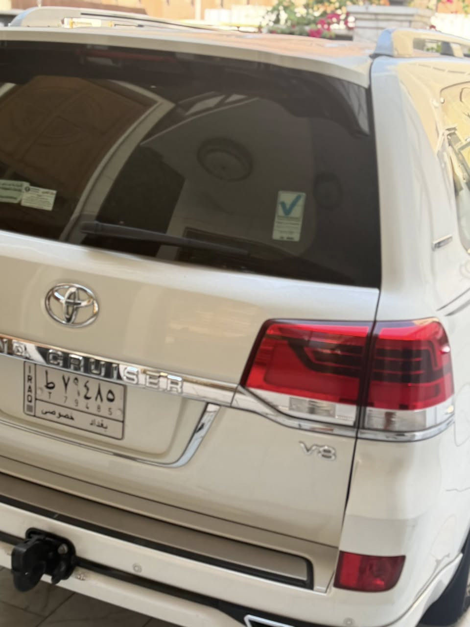 الحبيب لاندكروزر 2020 SAS V8 جديده بيها شخط ب داعميه الخلفيه وبارد نص إصبع ماشيه 74 الف حقيقي السياره خارج الضمان لكن لحد الان كل صيانتها ب وكاله وتكدر تتاكد عدا فلتر التبريد خارج الوكاله السياره بصمتين و جديده السياره  محافظ عليها بشكل البانزين كله سوبر التواصل *********** السعر 55 $
