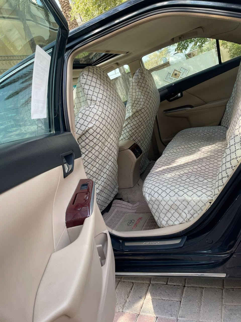 سلام عليكم ورحمة الله وبركاته
عندي تيوتا كامري موديل 2012
خليجيه محرك 2500 4 سلندر
موصفات سياره سلايت طكتين 
كشنات تتفئه وكهرباء تحكم جهتين 
داخل عسلي صاج ملكي اربعه دسك 
سياره عليه ادامه كامله سياره 
تخم تاير جديد اصلي منضومت زينون 
سياره بيه 3 قطع كلير فقط بدون 
دكت جاكوج وبيه جراد بصيط كلش 
فقط مكاني بغداد الدورة اي ستفسار 
الخاص مفتوح او هاذا رقمي 
***********
بيع او مراوس حسب القناعه
