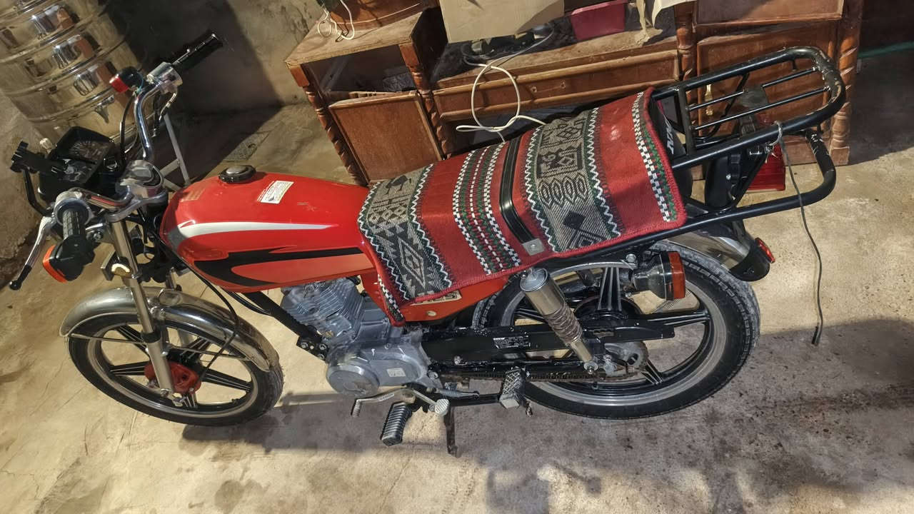 دراجه للبيع نضيفه كلش مكينه خير من الله 
اوراق كامله لسعر خاص
*********** وتساب
