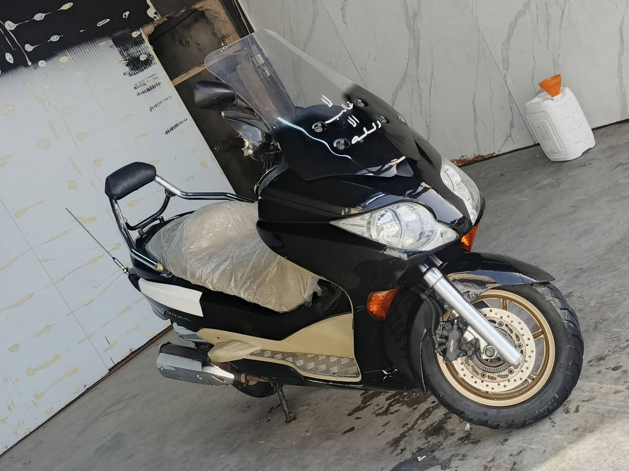 سلام عليكم فول مواصفات مبيه حيل يومية كاتب مواصفاته 
الجناي يعرفهن مكفولة كلجات ومكينة 
سعرها ١٧ بيه مجال للشراي مكاني بغداد سلمان باك 
استفسار واتساب 
***********
