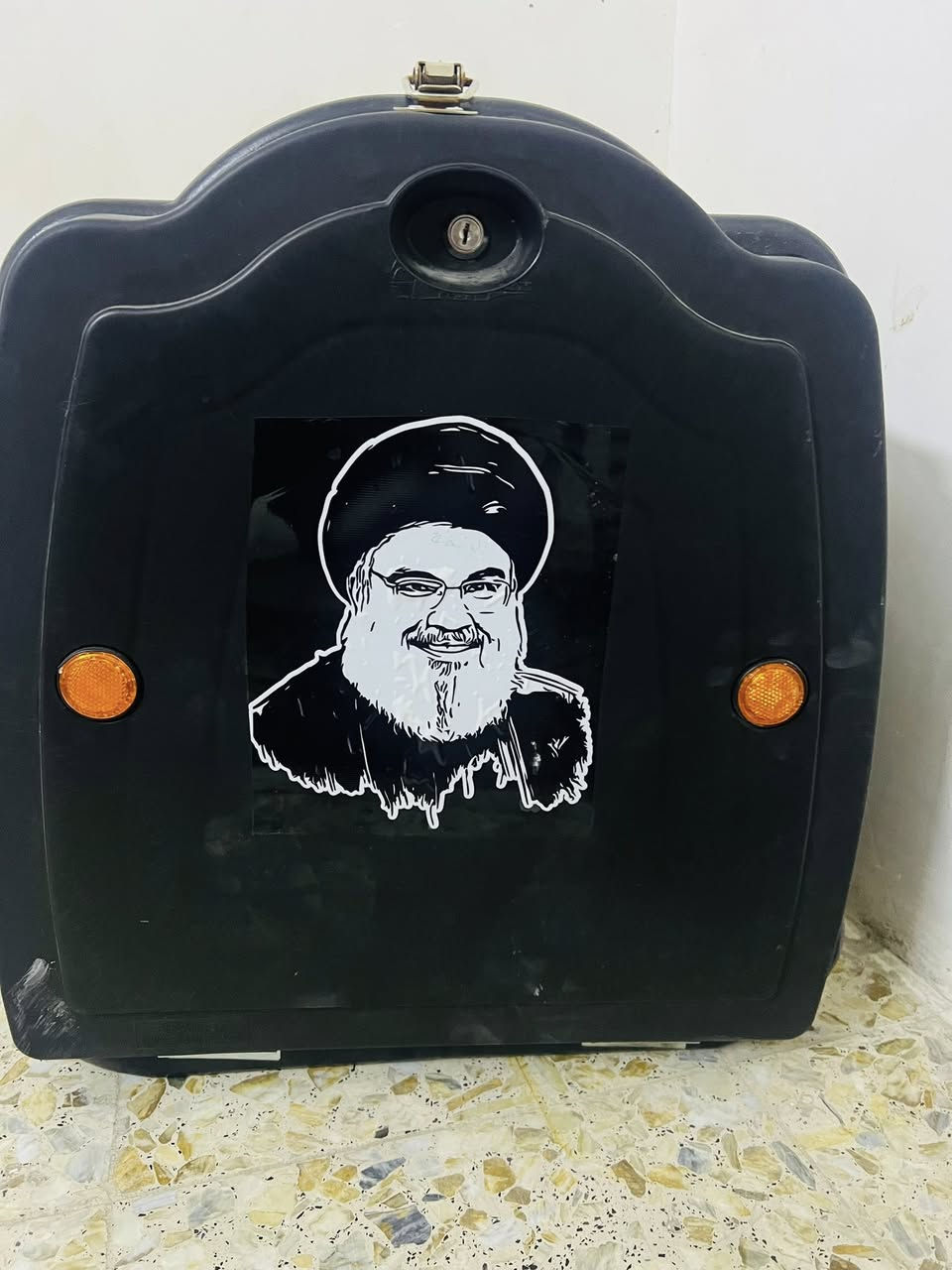 صندوك جديد كلش كامل سعره 30 الف قفل       مكاني للبلديات                   ***********
