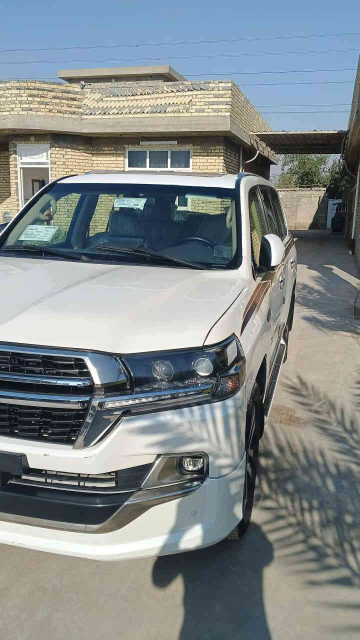 سلام عليكم للبيع لاندكروز 2013 محدث 2021 فول مواصفات شاشه كامره خلفي و امامي GXR شكلهة احله من الصور نصبتة مال بلادي مكاني واسط حفريه للتواصل *********** رجائآ المو شراي لا يتصل
