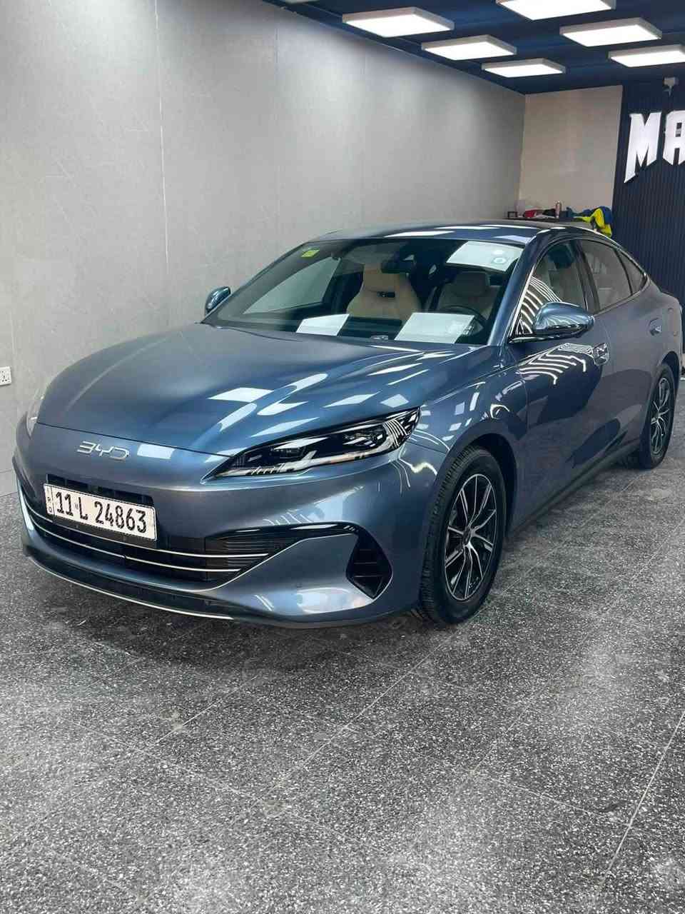 السلام عليكم 2025 BYD
SL6
لون مميز بلوبري 
ويل 17 
4 كامرات 
سياره ماشيه 11 
اي نقس مابيه 
عنوان بغداد حي القاهره 
للاستفسار ***********
