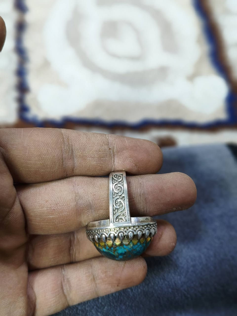 فيروز جبيرة وصياغة ثكيلة عيار ٩٢٥
سعر قفل ١٥٠ الف لاتكول بلغرام وهلكد اني ابيع قطعة حلوى وقديمة


**إذا كنت صاحب هذا الإعلان وتريد حذفه لأي سبب، رجاءا أرسل رسالة إلى الدعم الفني**