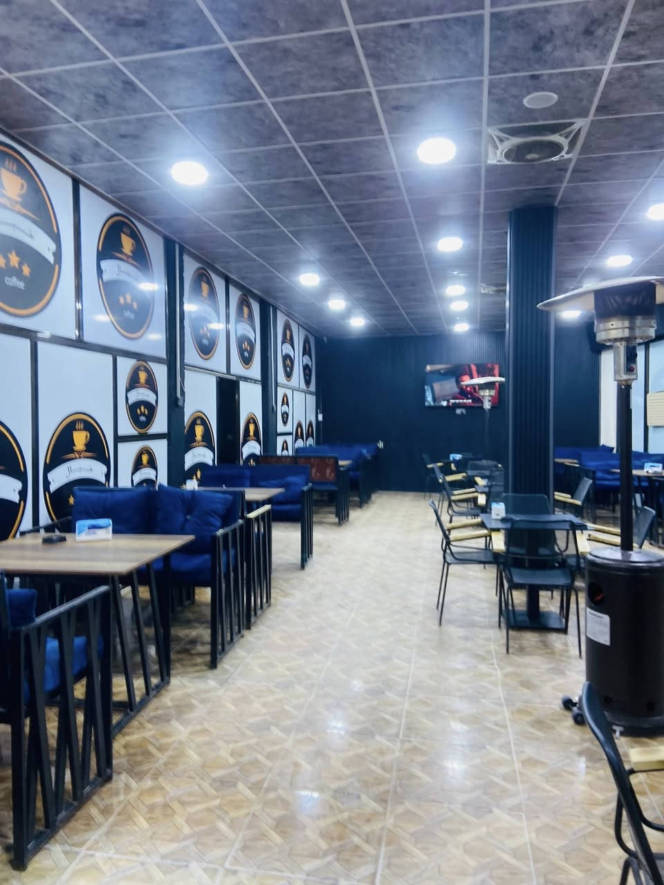 نعلن وبكل حماس افتتاح
كوفي شيشه ☕💨
 اوقات 
العمل 
8صباحاً - ١ ليلاً 
مكان مو بس كوفي…
مكان يجمع المزاج العالي، الضحكة الحلوة،
والقعدة اللي تطول وانت مرتاح 😎

☕ قهوة تضبط يومك
💨 شيشة نكهاتها فخمة وموزونة
🎶 أجواء شبابية تعيشك اللحظة
👥 قعدات أصدقاء، سهرات، ولمّات ما تنمل

تعال وخلي مزاجك علينا،
وخلي الهدوء والدلع يبعد عنك ضغط اليوم
كوفي شيشه
وين القعدة تصير حكاية،
وكل زيارة تكون غير عن قبلها 🔥

📍 الموقع:
الأنبار – هيت
شارع مستشفى
مجاور معرض سلام

🔥 بانتظاركم بأقوى افتتاح
ولا تنسون… المكان هذا معمول حتى يناسب ذوقكم 😎💨

نراكيلكً وعصايرك جاهز قبل لا تطلب 
هلا بيكم


**إذا كنت صاحب هذا الإعلان وتريد حذفه لأي سبب، رجاءا أرسل رسالة إلى الدعم الفني**