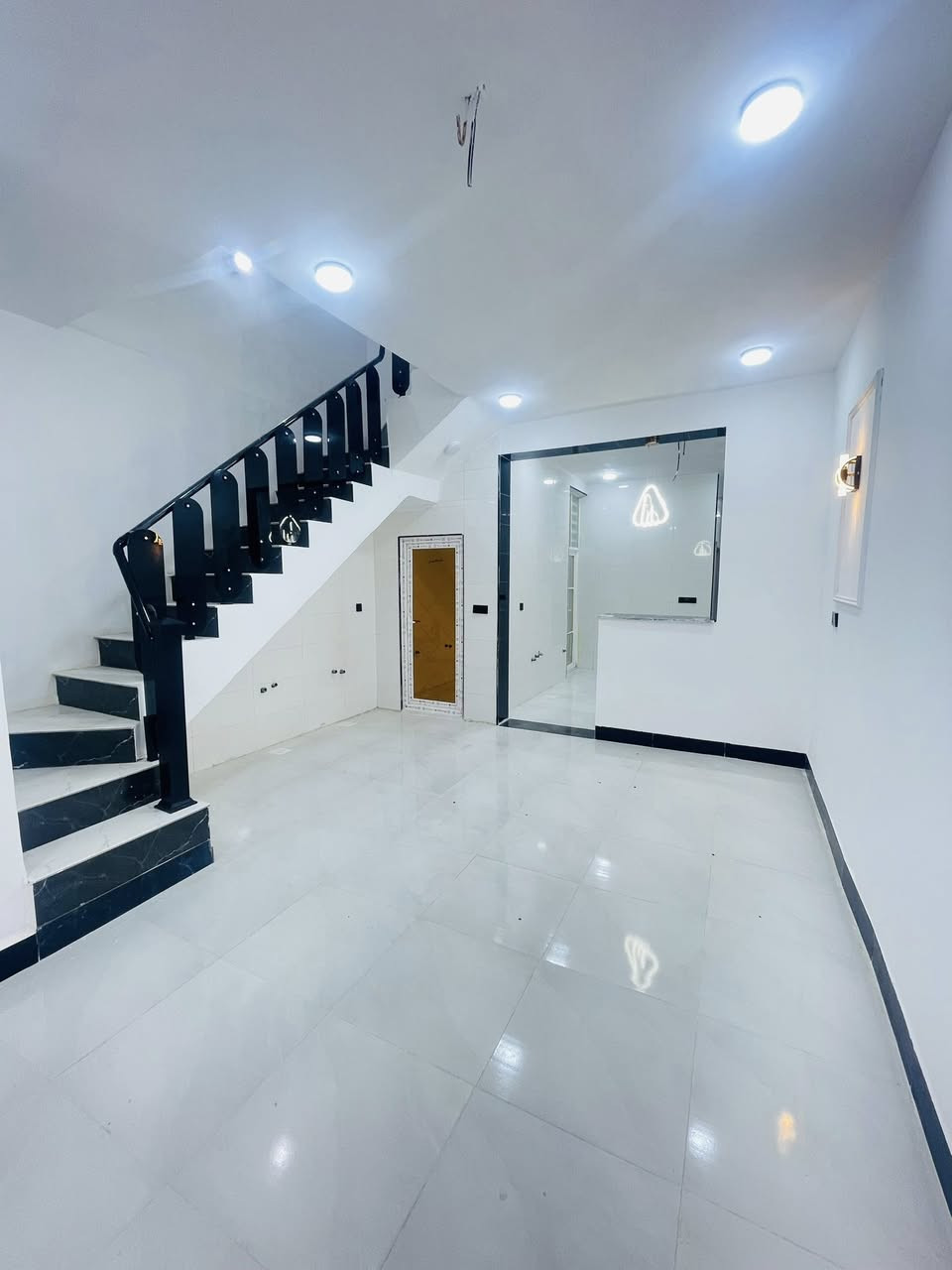 سلام 🙋‍♂️
بلاش بلاش 
#دار_مساحه_١٠٠_م
 
طابق ونص كامل مفتاح 

طابو زراعي سند ٢٥ صرف

النجف #ملحق ميسان خلف سكله الكرعاوي 

 السعر(46)مع المجال 

بناء ممتاز

درجه اولى ) 
 ***********
