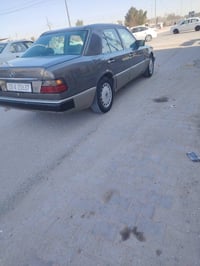 مرسيدس دب • ١٩٩٠ • رقم نجف