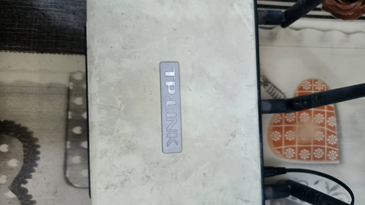 السلام عليكم راوتر تي بي لنك ويا يو بي اس  مستعمل نضيف للبيع استفسار ***********
