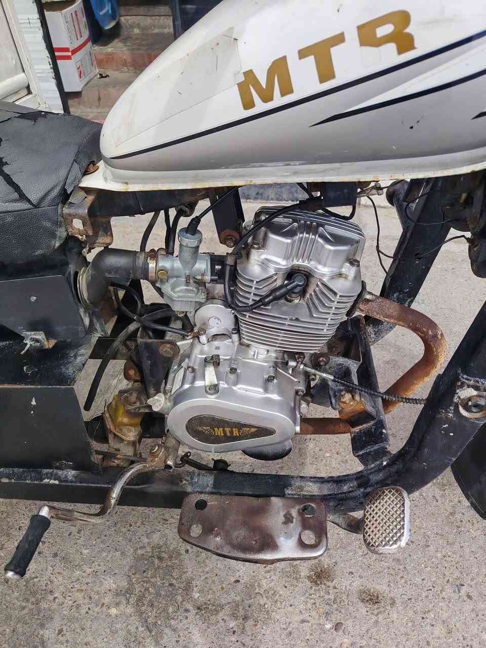 ام تي ار 2012 ستوته مال محل ما متعبها وايدي بيها ***********
مكانها الحيانيه
