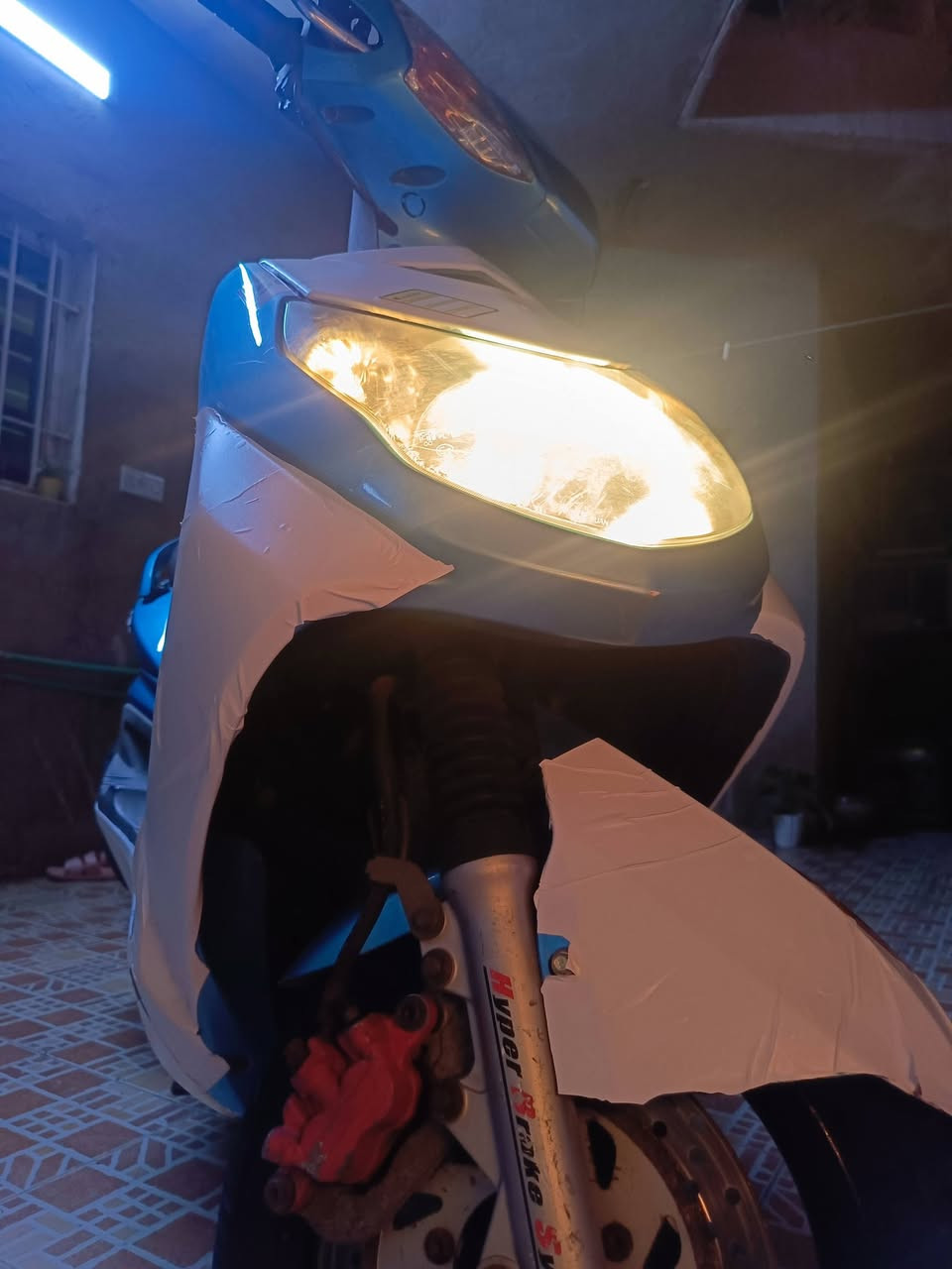 سلام عليكم
دراجه سكنس فحل نوزل  
لون سمائي مرتبه ماشاء الله مكينه وكفر مكفوله من كلشي 
ممشى 10الاف حقيقي  مضمومه دراجه مستخدمه قليل 
شلعه معدل  عليها كلجات حلوه وعليها ادامه 🔥 ماعوزها اي شي مرتبه كلش 
دراجه ما تصرف عليها الف دينار السعر واحد و 200 وبيها مجال حك الجيه 
اذا شراي خابرني ***********

