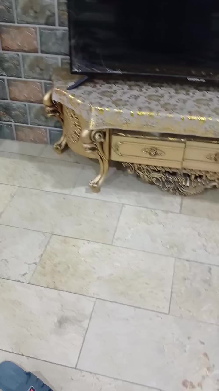 تخم عراقي درجة اولى ١٠ مقاعد جديد غير مستعمل البيع لغرض السفر السعر ٦٠٠ الف للأتصال اسيا *********** او عراقنا *********** العنوان شارع فلسطين
