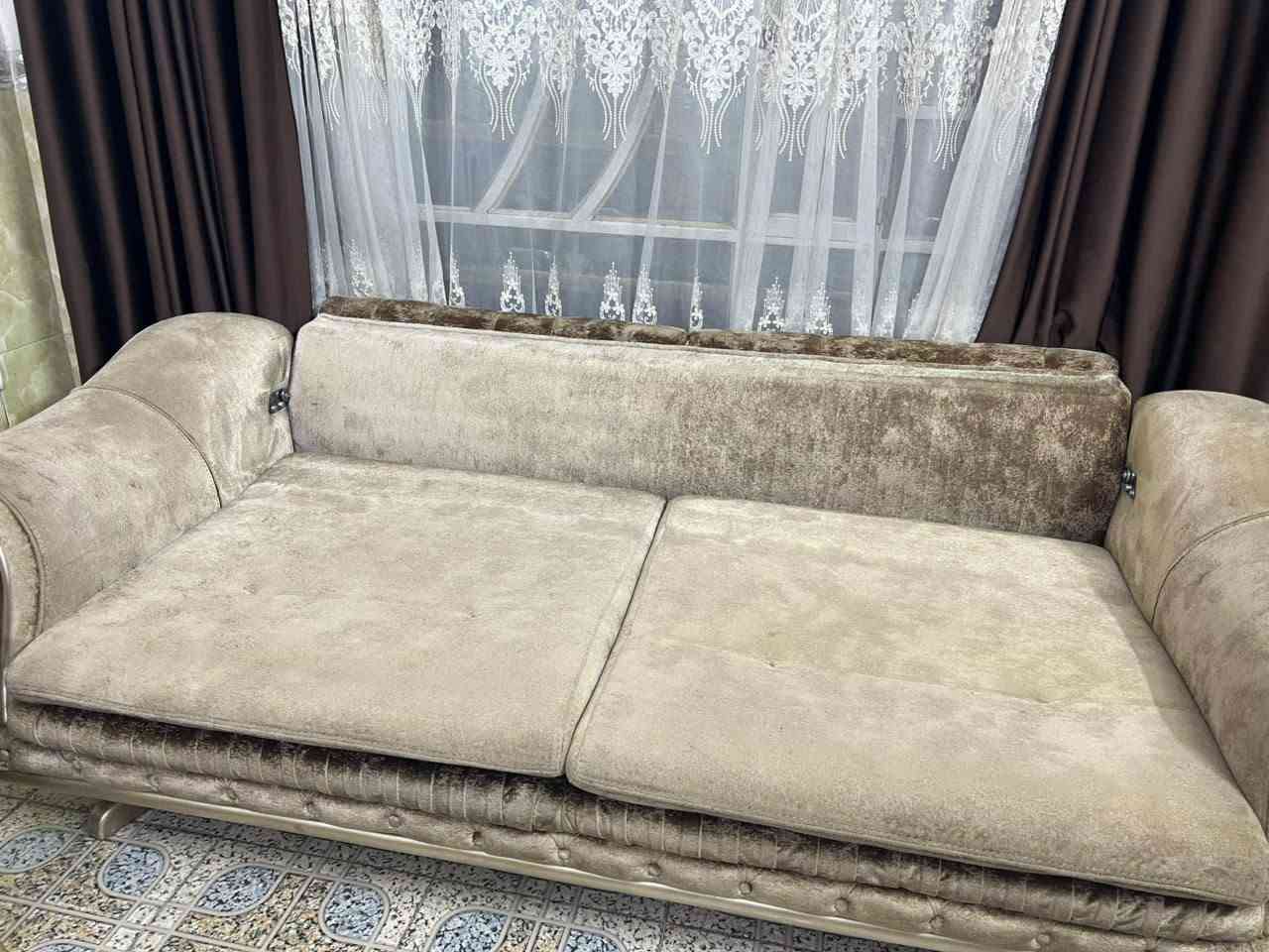 السلام عليكم
تخم للبيع 8 مقاعد ويستعمل سرير مستخدم قليل نضيف جديد سعر البيع مليون وخمسميه وبي مجال مكاني المشتل
***********
