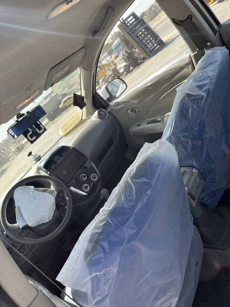 السلام عليكم 🤍
نيسان سني 2020 ام بليته زركه
رقم سليمانيه تحويل ثاني يوم 
سياره جاهزه لاخر حبايه 
تخم نوزلات وبلكات جدد 
تخم تاير جديد 
سياره مدوشمه عام 
السياره بيها تبيدل جاملغات اماميه لجماليه جاملغات قديمه موجوده جارد لونهن وبدلتهن 
كصه مال قماره بيها صبغ اثر بنيد طاير على قماره متعدل ومصبوغ بدون معجون وعدي فديو قبل صبغ وبعد صبغ فقط القماره 
السياره مال جناي تطلع من يمي كبل تشتغل بيها على باب لله ربع متصرف عليها 
مكاني بغداد مدينه الصدر 
السعر 88 وبيها مجال 
الرقم 
***********
