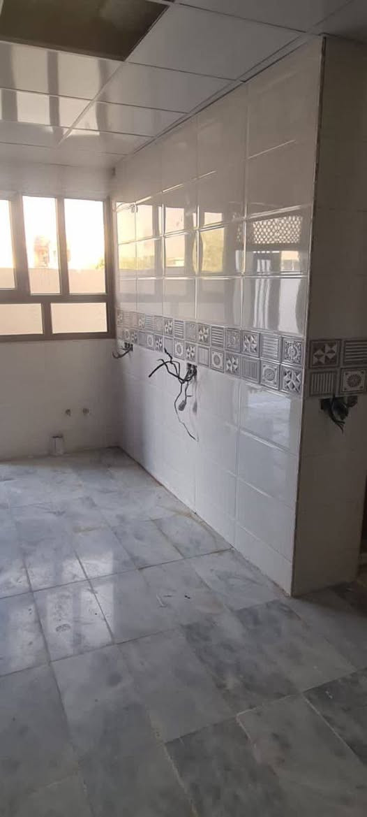 سلام عليكم اسطه سيراميك جدار ارضي متفرغ ***********
