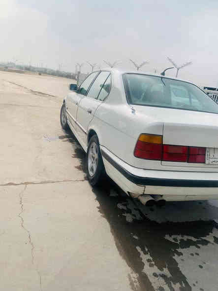 سلام عليكم ورحمه الله
بي ام 525 مفتوح موديل 92 سياره  گير اوتوماتيك كير  مكينه حداديه تخم تاير جاهزه رقم واسط ب اسمي تحويل ثاني يوم شواصي لغود كفاله  كهربائيات كلها شغاله جام كهرباء 
 سعر 37 وبيها مجال 
ستفسار أكثر
***********
