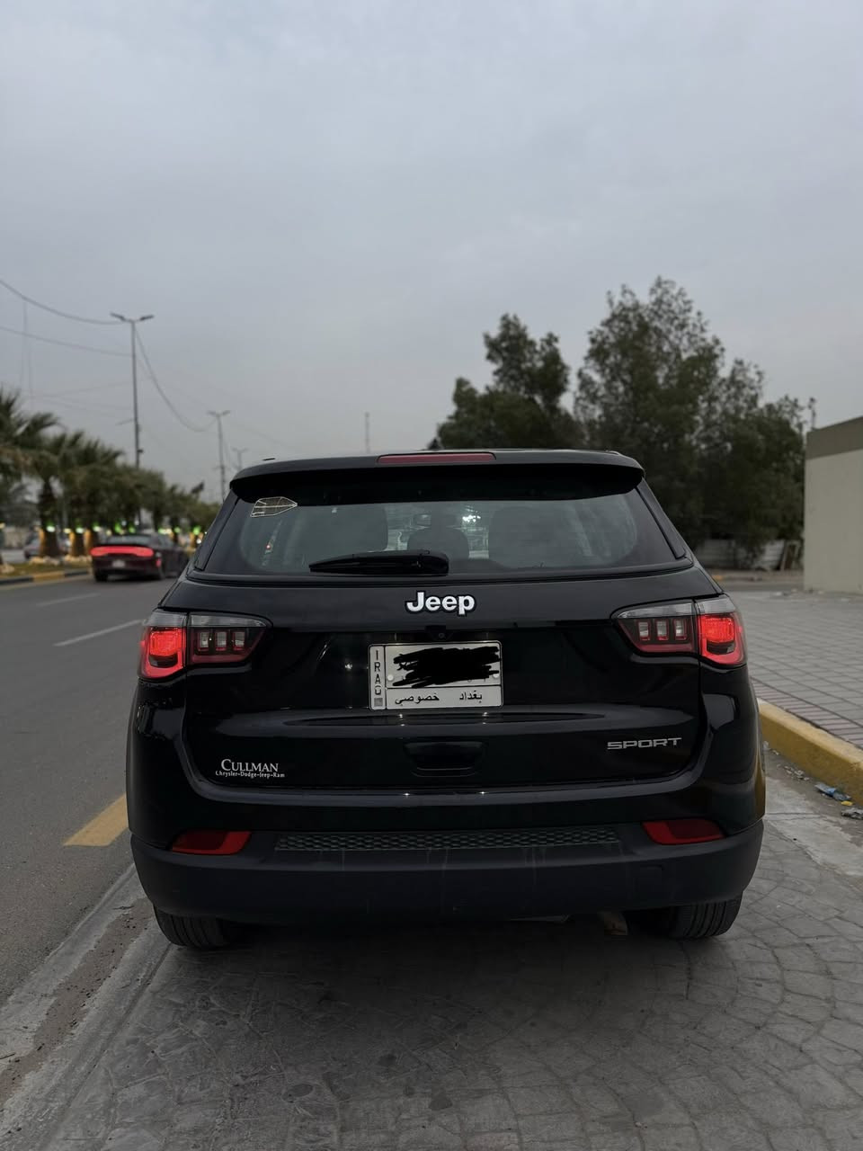 السلام عليكم 
للبيع جيب كومباس 2018 
 ماشية 111 كيلو متر 
الحادث مالتها مرفق بالمنشور رقمها بغداد وبأسمي 
السيارة خير من الله جانيها صار 4 سنوات 
مكينه وكير فول 
فئة sport 
فقط البنيد مالتها مصبوغ بسبب الحادث الباقي كله مكفول 
السعر 125 والشراي بي خير ويتدلل
للتواصل 
***********
***********
