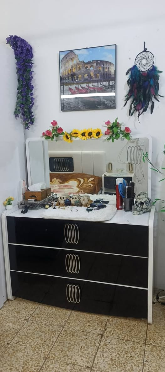 سلام عليكم غرفه تركيه نضيفه كولش 7قطع بغداد المشتل قرب أسواق فدوه سعر 400وبيه مجال شراي خاص أو تصل ***********بي وتساب
