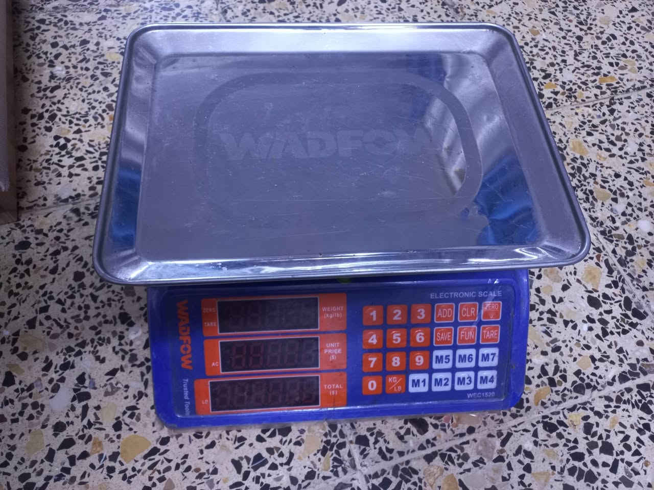 للبيع سعره ٣٥ الف مكاني لدوره شارع ٦٠ ***********
