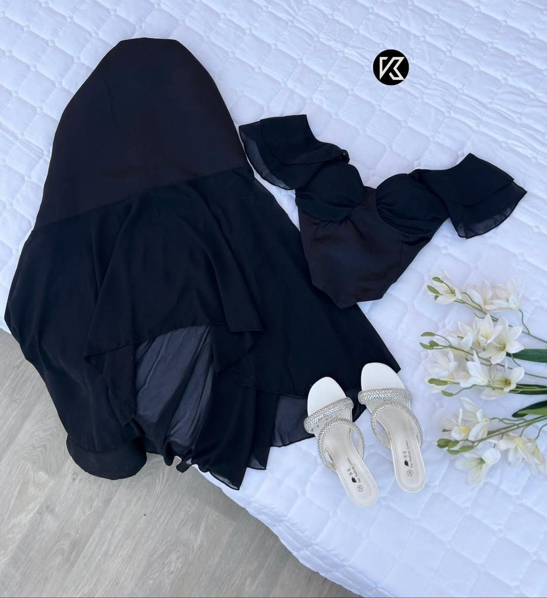 *لا يفوتك الجديد*
*طقم Vilpisc*
*قطعتين*
*بنمط عصري مودرن*
*جمالة مايحتاج وصف🔥*

*خااارجي*
*باللبس تححفه*

*قماش حرير وشيفون ناعم من اجود الخامات*

*لونين*

*المقاسات*
*S.   M.  L*

*من وزن 40 الى وزن 60*

*السعر*
*عملة قديمة 4000* فقط
*عملة سعودي 29* فقط

للحجز/772214645
رابط مجتمعنا واتس 
https://chat.whatsapp.com/BiwH683Ra7O5f1dO5w75uN
رابط قناة واتس 
https://whatsapp.com/channel/0029Vb7c14l0LKZ9sPEY9m0G


**إذا كنت صاحب هذا الإعلان وتريد حذفه لأي سبب، رجاءا أرسل رسالة إلى الدعم الفني**