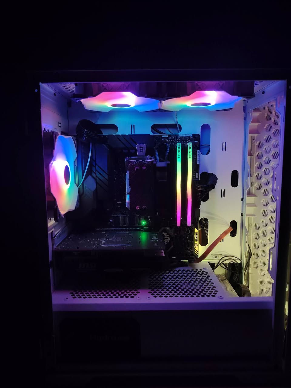 AMD Ryzen 5 PRO 5650GE المعالج
1650 NVIDIA GeForce GTX  كارت شاشه 

T-Force Delta RGB 16GB DDR4 رامات 

Cpu Cooler AG400 مبرد 

AMD B450 m  gaming TUF مذر بورد 

Hydro PRO 700W FSP  بور سبلاي 
m.2 128 gb براند hikivition هارد 
1T ماركه wb HHD هارد 
500 ssd   هارد ماركه ممتازه
كيس مني شركه زكماتك لون ابيض 
السعر 575 
المكان البصره / قضاء المدينه / بني منصور 
يوجد توصيل 
توصل خاص


**إذا كنت صاحب هذا الإعلان وتريد حذفه لأي سبب، رجاءا أرسل رسالة إلى الدعم الفني**