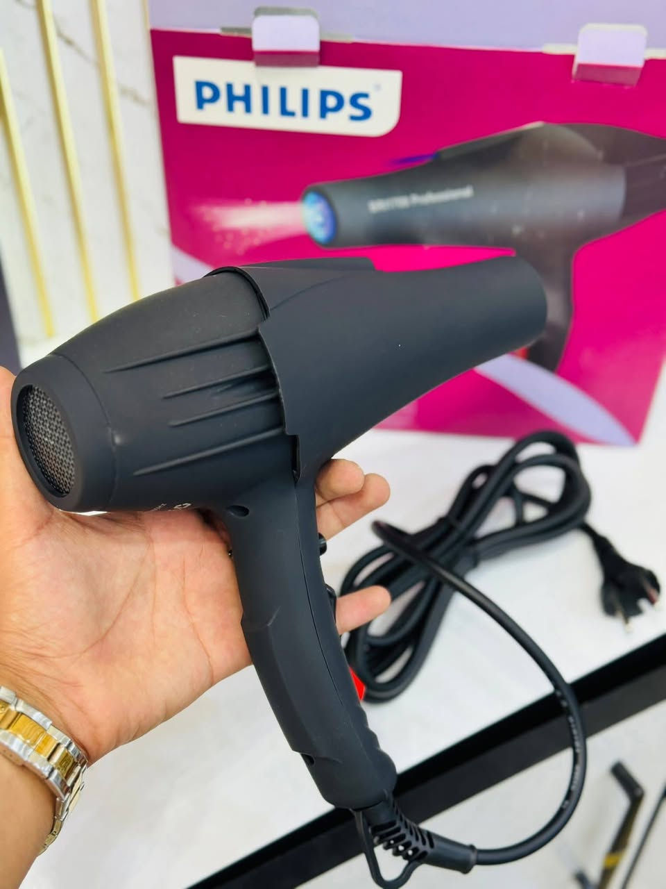 مجفف الشعر الاحترافي من فيليبس موديل BRI1709، سعة 8800 واط🟩✨أصلي سلوفنيا أصلي هولندي سعر 40


**إذا كنت صاحب هذا الإعلان وتريد حذفه لأي سبب، رجاءا أرسل رسالة إلى الدعم الفني**